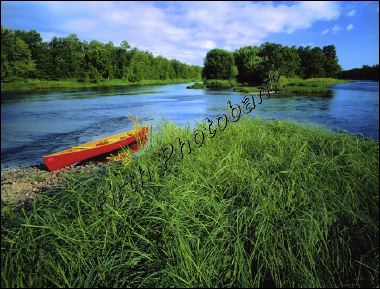 red_canoe_on_st_croix.jpg