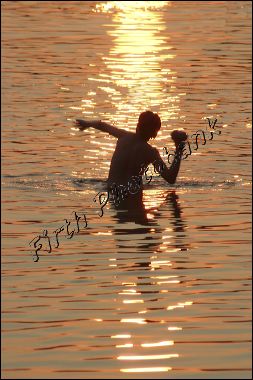 boy_at_cedar_lake_4677.jpg
