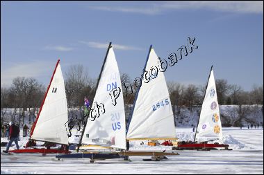 lake_phalen_ice_boati_a6868.jpg
