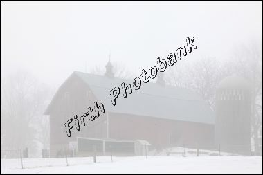winter_barn_img_8425.jpg