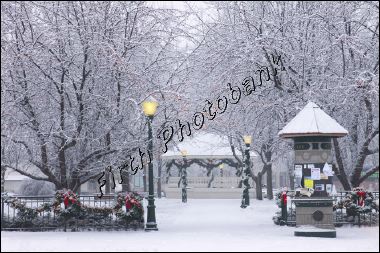 chaska_square_5041.jpg
